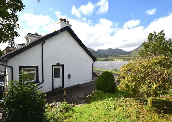 1 Planetree Cottage - Loch View